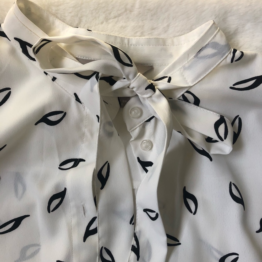 H&M Monochrome blouse w/ slim neck tie